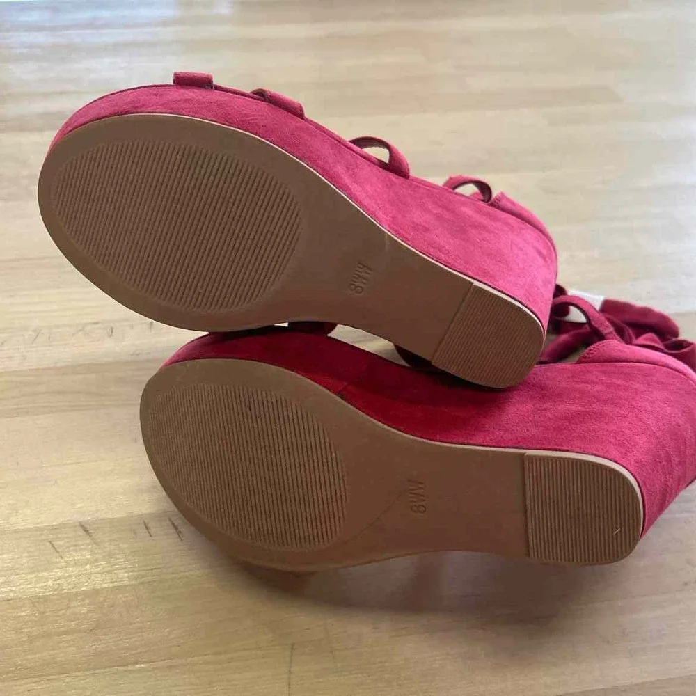 Torrid Size 8 Red Preloved Wedges